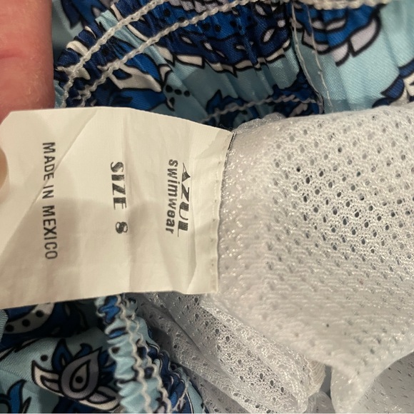 Swimsuit size 8 - Picture 2 of 2